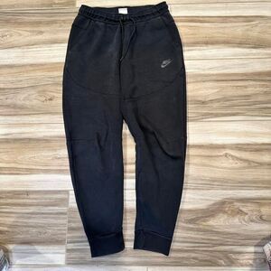 Nike tech fleece black joggers-tracksuits